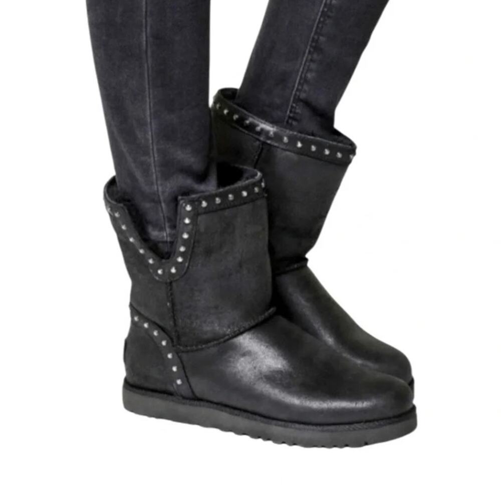 NWOTUGG Cyd Leather Studded Boots - Black - Women's Size 7